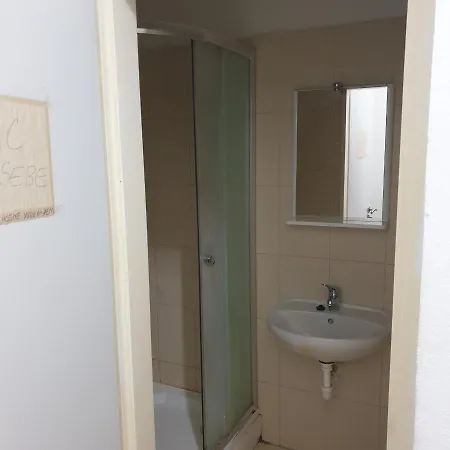 Stanza Privata Farska 42 Centro Проживание в семье
